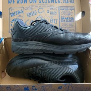 Brooks running shoes for men new in their box